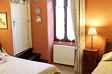 La Metairie des Songes B&B, Gourdon twin bedroom