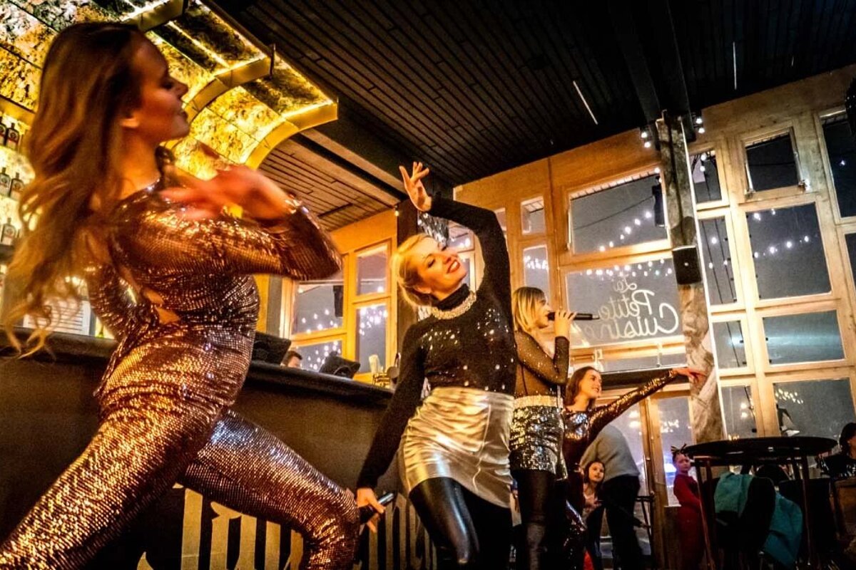 Show at La Folie Douce, Les Arcs 1800, Les Arcs 1800
