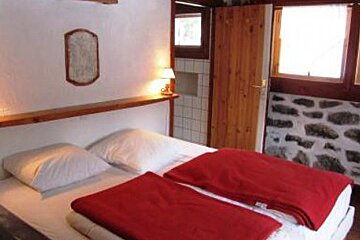 Altitude 1600 Chalet, Meribel - Rond Point / Altiport twin bedroom