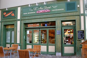 L'Arc Dore Cafe, Les Arcs 1950 exterior