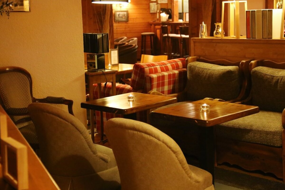 Le Dahu Hotel, Morzine lounge room