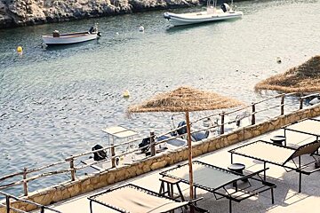 Los Enamorados Boutique Hotel, Portinatx terrace