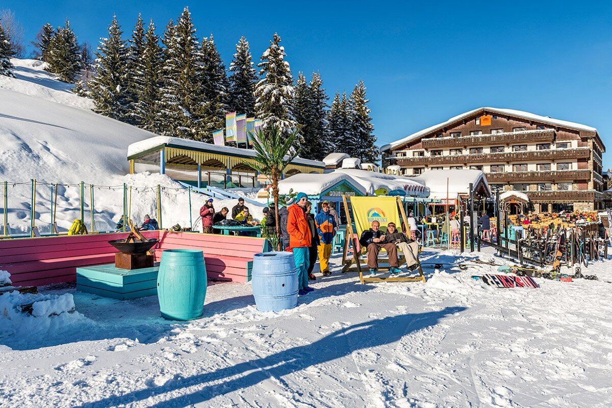 Waikiki Apres Ski Bar, Courchevel 1850 terrace