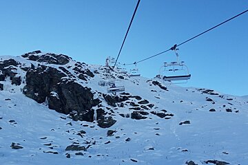 a ski lift in val thorens