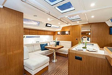 Bavaria Cruiser 56 16.75m Sailing Yacht, Palma de Mallorca saloon