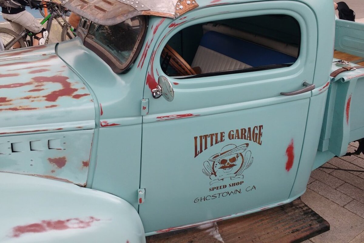 classic cars in 2 alpes Vintage Car Show