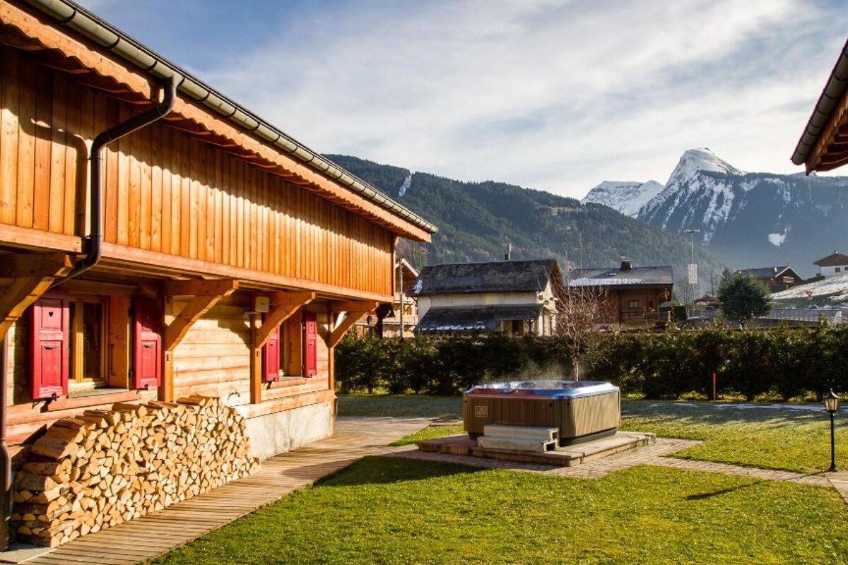 Coeurs Chalet, Morzine jacuzzi