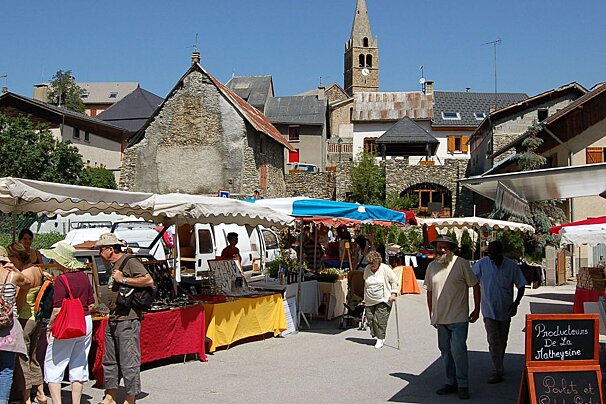 French food market in Mont de Lans