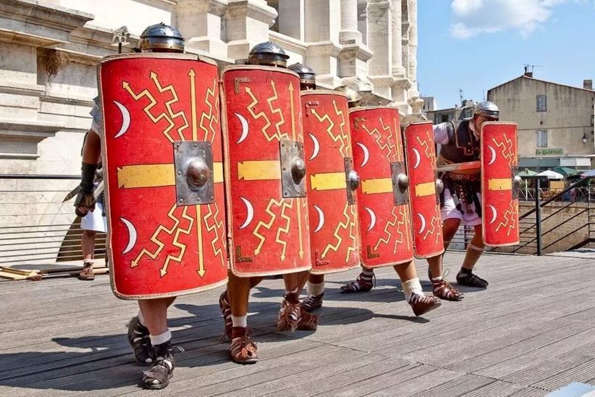 soldiers with shields in Arles