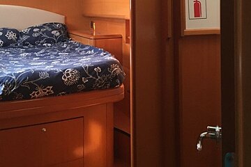 Lagoon 500 15.5m Catamaran, Mallorca Island cabin