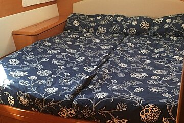 Lagoon 500 15.5m Catamaran, Mallorca Island cabin