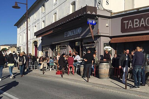 Le Longchamp Bar & Brasserie, Isle sur la Sorgue exterior