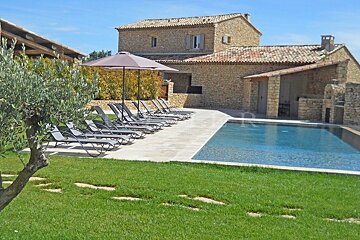 Rosier Estate Agents, Gordes exterior