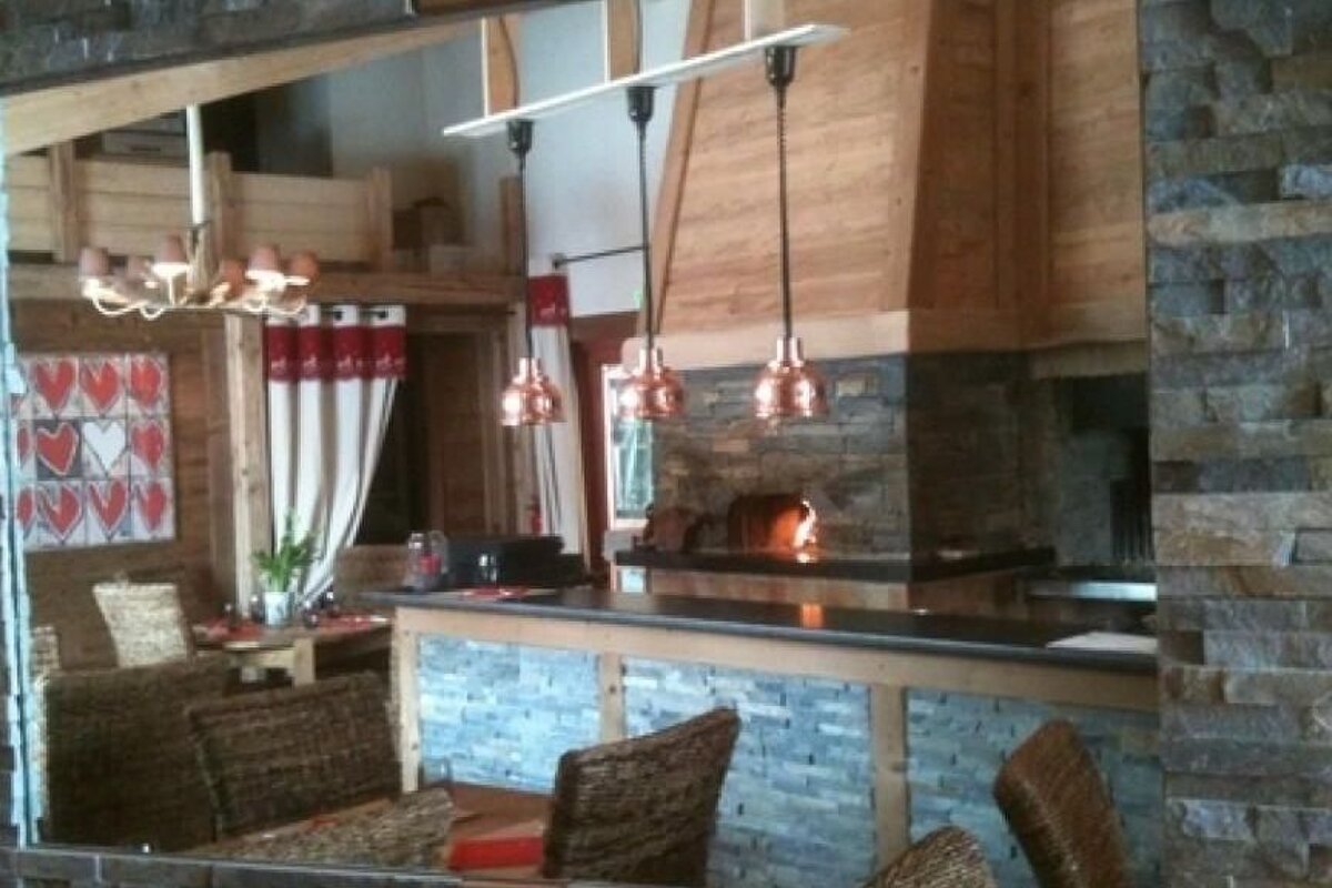 Au Coin du Feu Restaurant, Plagne Soleil / Village interior