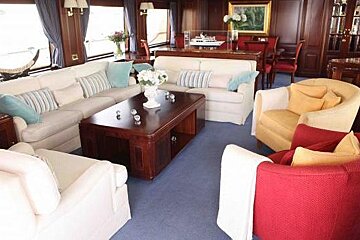 Benetti 100' 30m Motor Yacht, Ibiza saloon