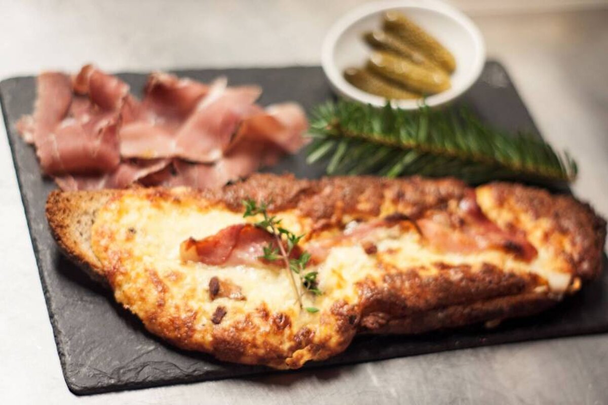 Le Cafe Comptoir Restaurant, Vallorcine style of cuisine