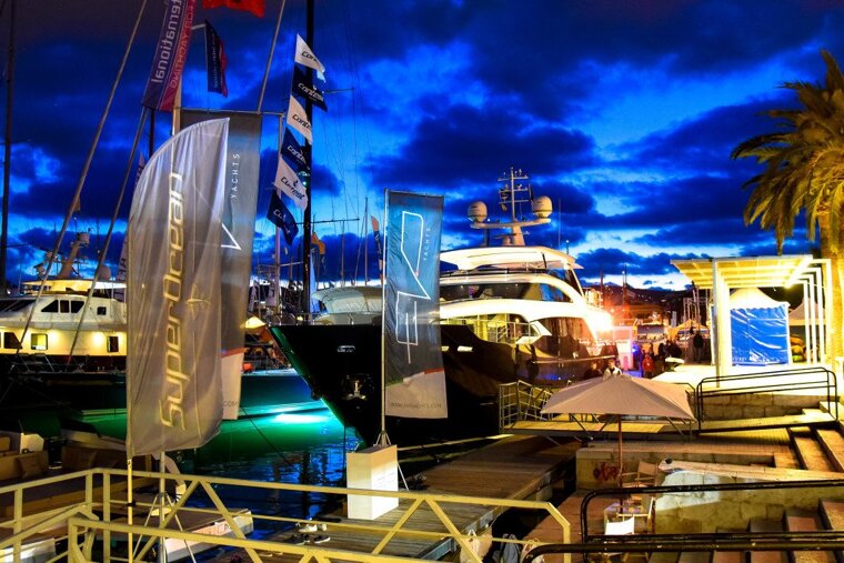 the palma boat show 2017 at night