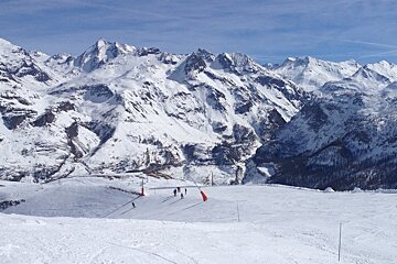 a light dusting of snow on the pistes in val disere