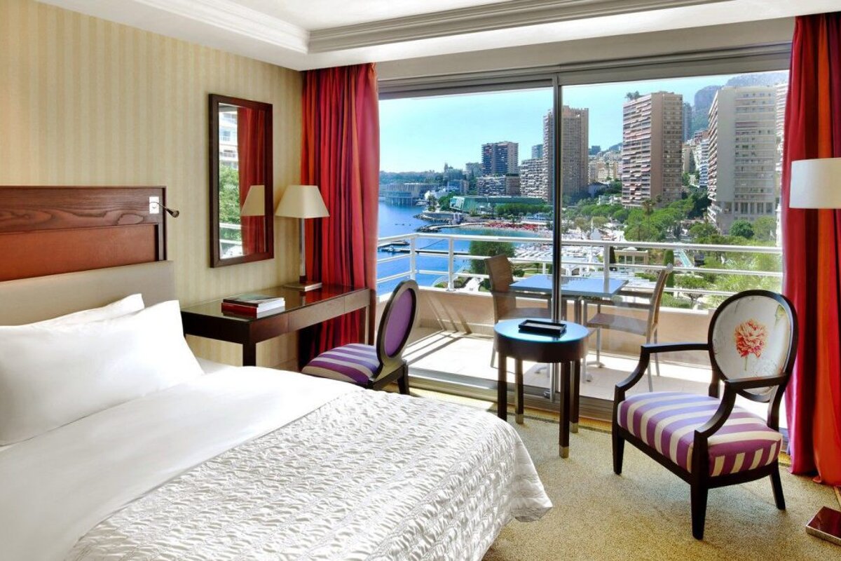 Le Meridien Beach Plaza double bedroom