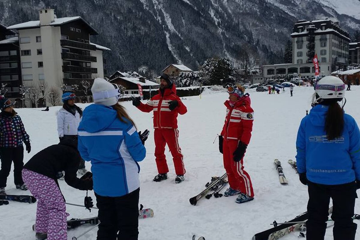 ski instructors talking to the group