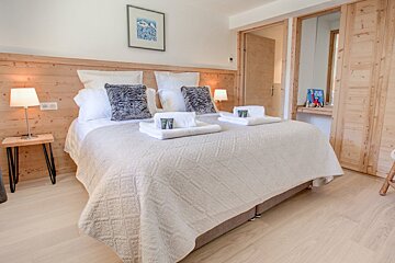 North Star Chalet, Morzine double room