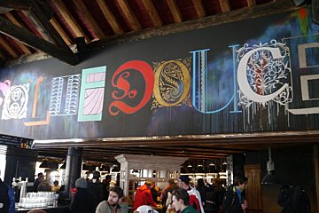 a folie douce sign