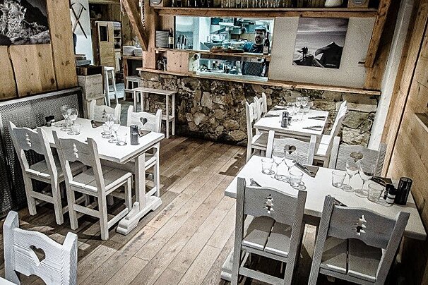 Pizzeria La Pignatta Restaurant, Tignes Val Claret interior