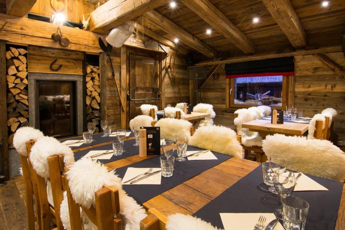 Chalet de la Marine Restaurant, Val Thorens interior