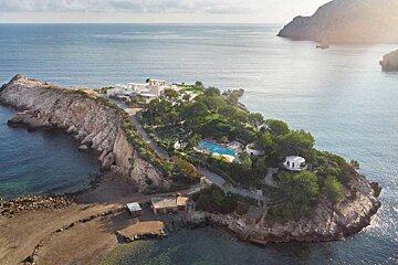 Fabregas star-studded post-wedding party in Ibiza