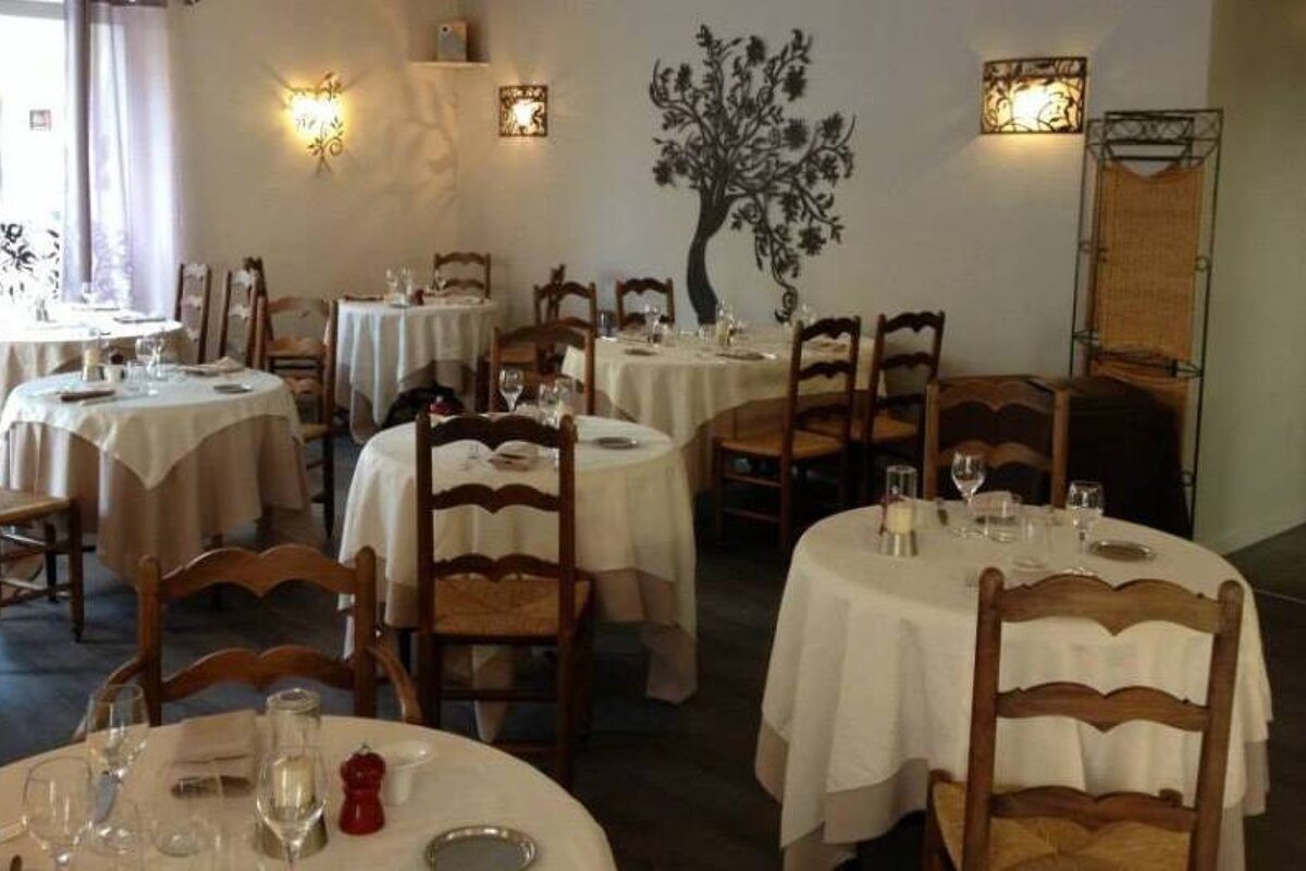 L'Arausio, Orange interior