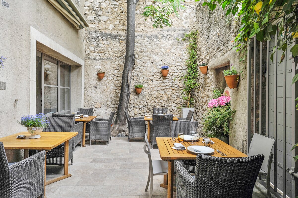 Maison Hache Restaurant, Eygalieres restaurant terrasse