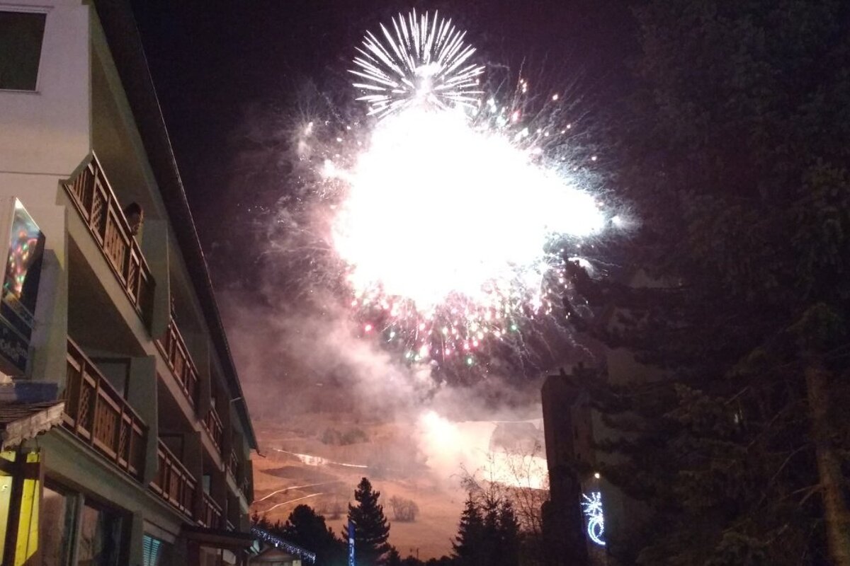 fireworks in les 2 alpes