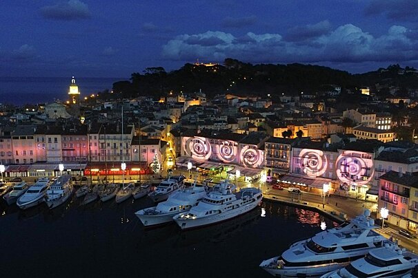 What's in Saint Tropez Christmas & New Year 2018