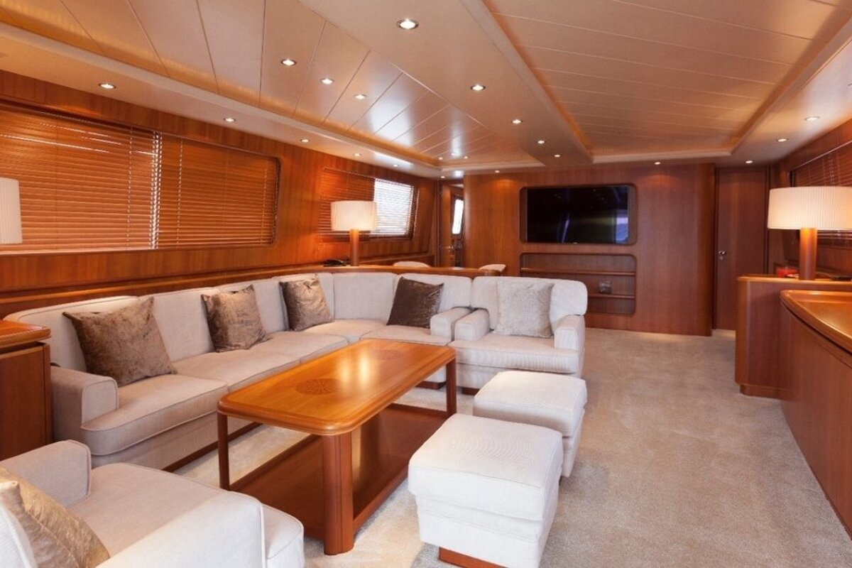 Canados 90' 28m Motor Yacht, Mallorca Island saloon