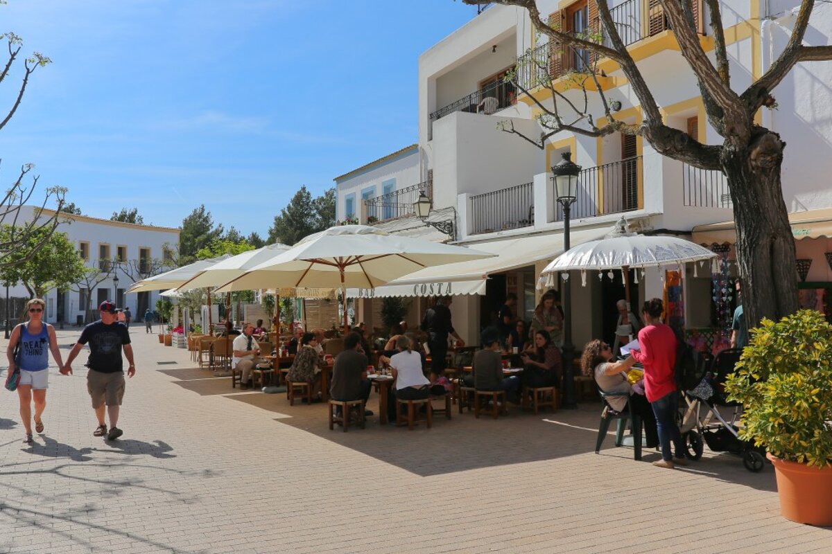 a restaurant in santa gertrudis