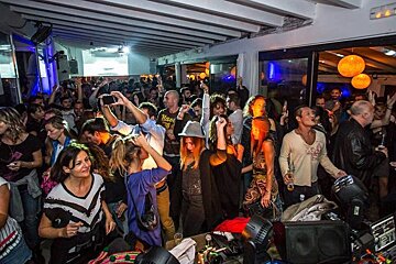 Elements Beach Club, San Miguel party
