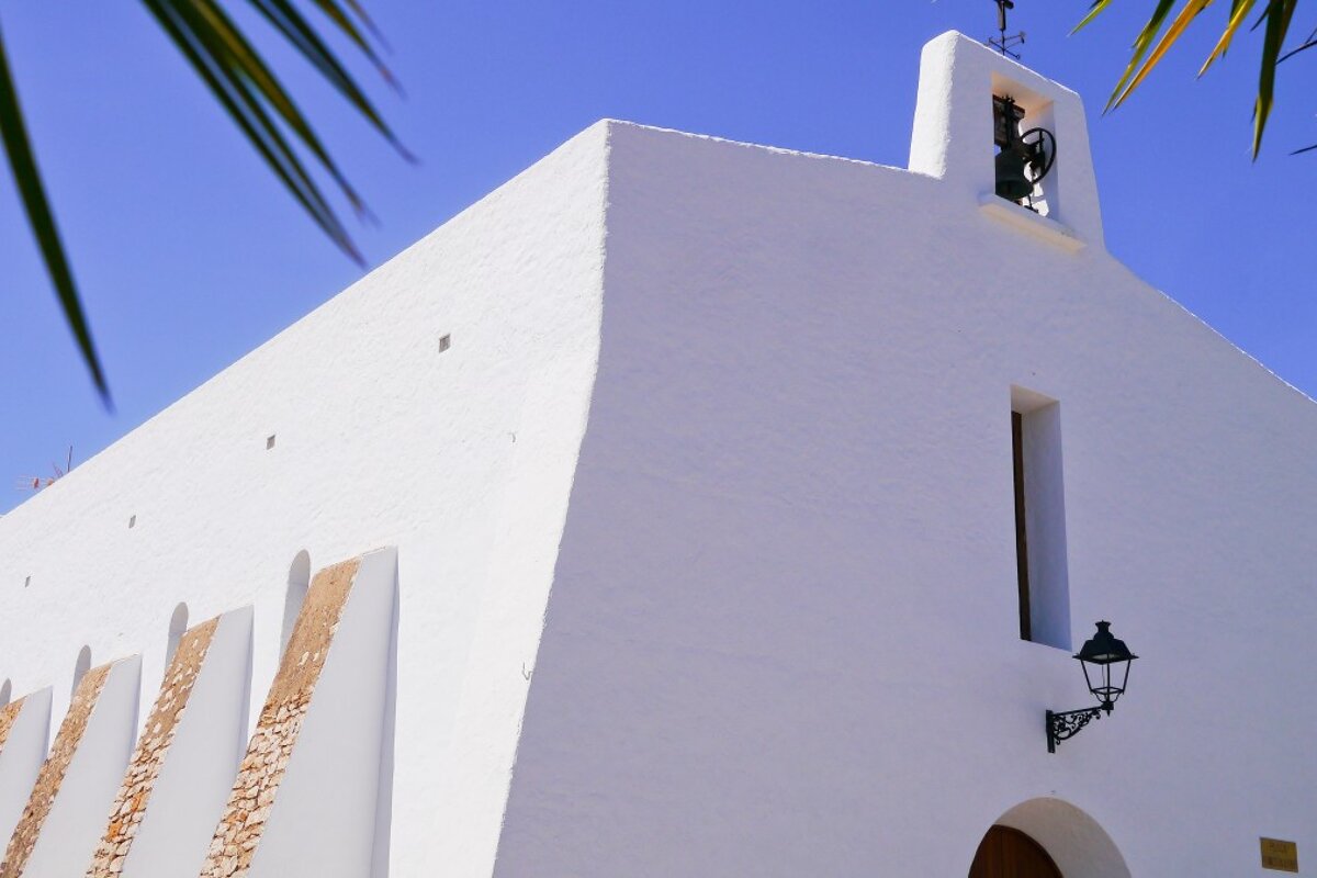 white wash church es cubells ibiza