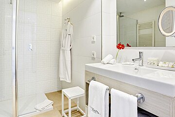 La Goleta Hotel, Puerto Pollensa (Pollenca) shower