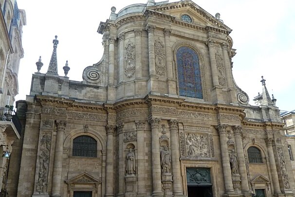 the exterior of a baroque church in bordeaux
