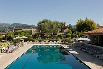 piscine-principale-du-domaine-du-mas-de-pierre-resort-spa-scaled.jpg