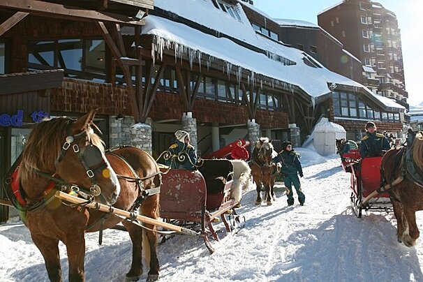 horses in avoriaz outside club med