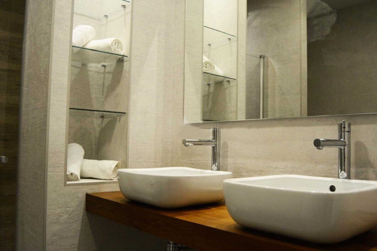 Son Menut Hotel, Mallorca bathroom