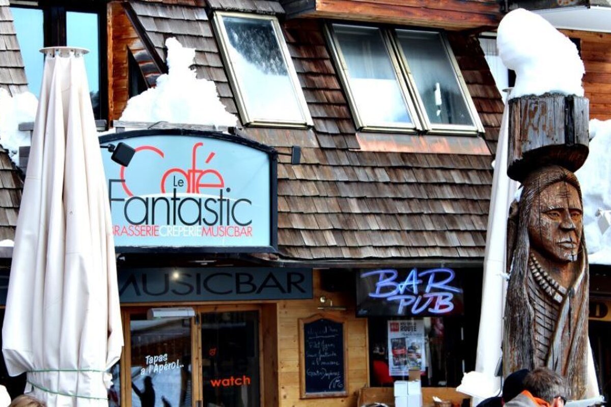 Cafe Le Fantastic, Avoriaz exterior