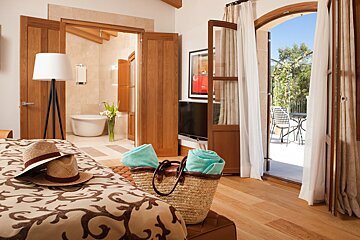 a picture of a hotel suite at Castell Son Claret, Calvia (Region)