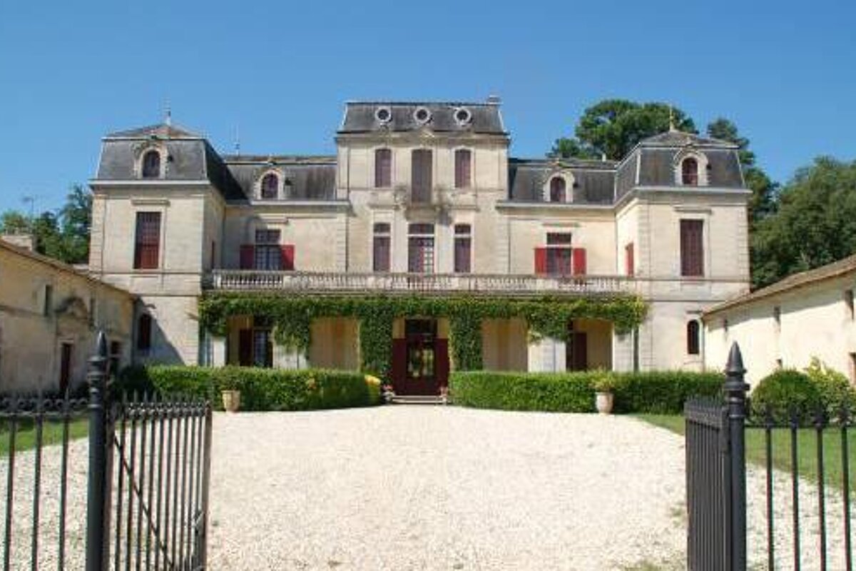 Chateau near Bordeaux, Bordeaux Area chateau