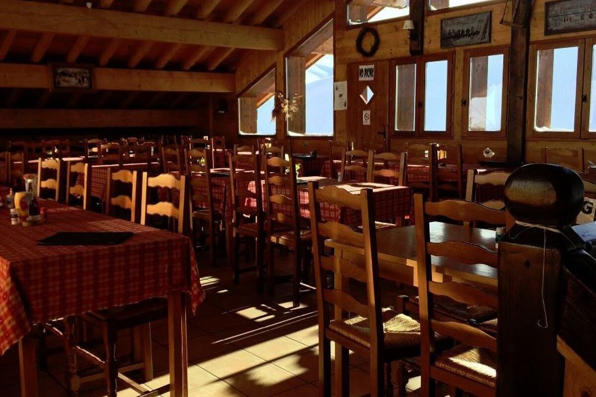 Les Killis Restaurant, Champagny interior