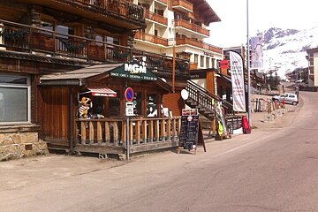 Mere Michel cafe review exterior