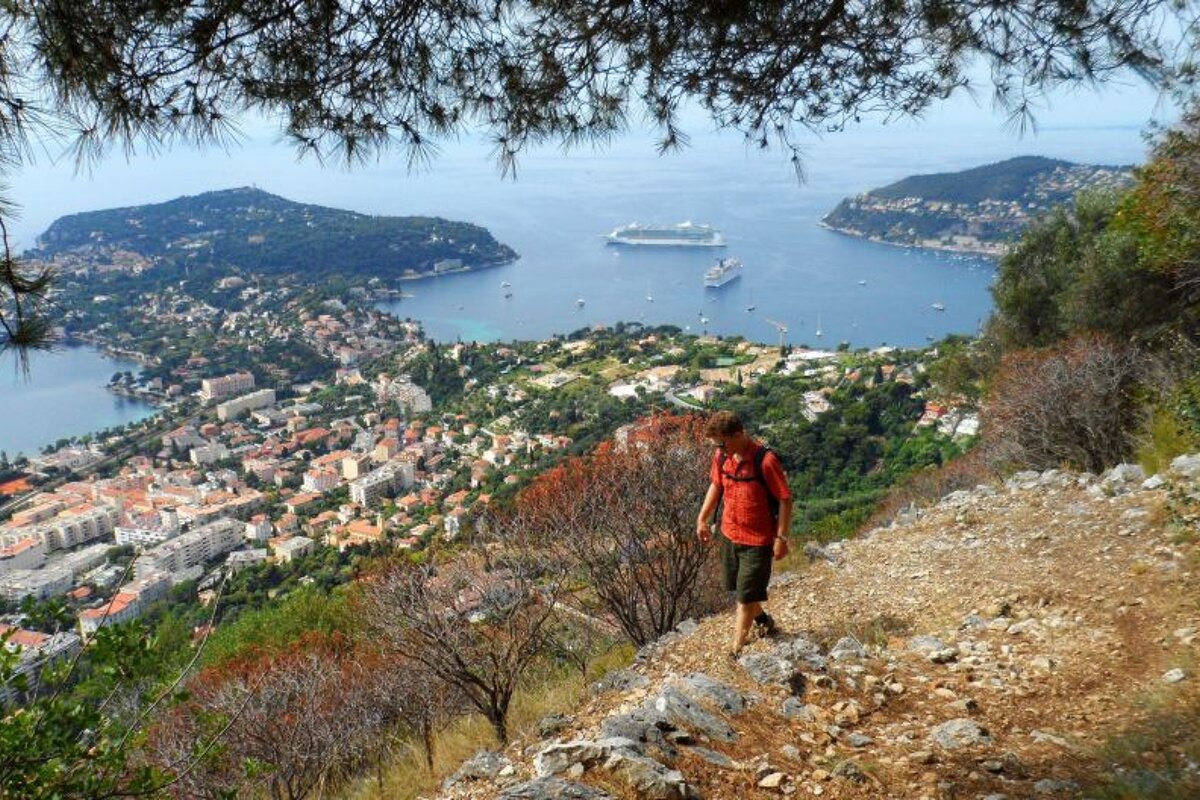 hiking in nice on plateau st michel
