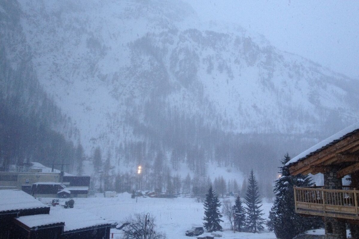 snow in val disere
