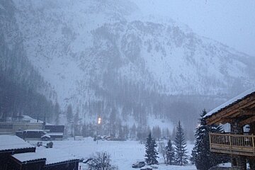 snow in val disere
